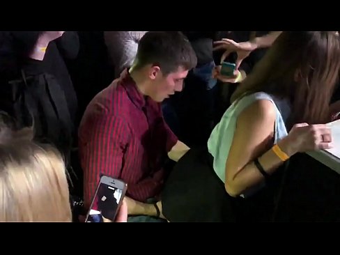 ❤️ Իսկական սեքս ռուսական գիշերային ակումբում. 18-ամյա ռուս աղջիկն անուսի և հեշտոցի մեջ ծծվել է գիշերային ակումբում ❤️❌ Դժվար պոռնո hy.oldsex.ru%-ով ❌️